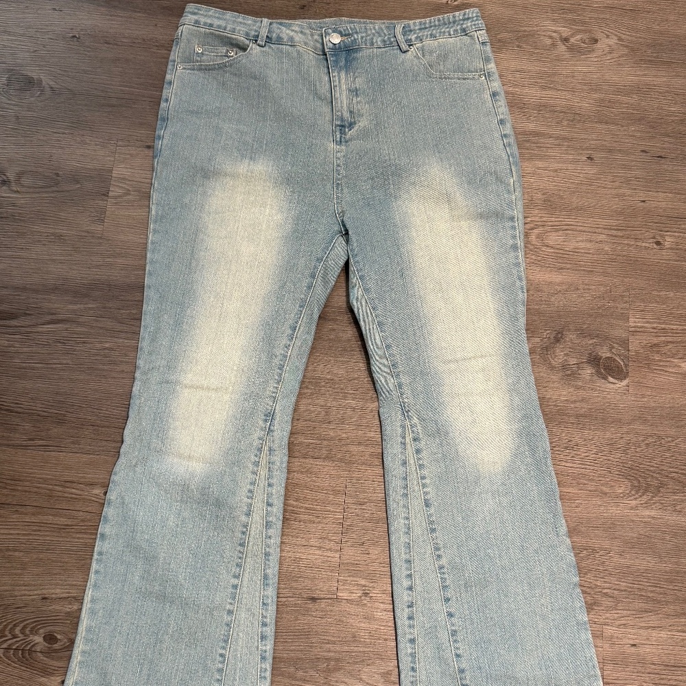 High Waist Light Wash Flare Jeans 💙 Vintage Style